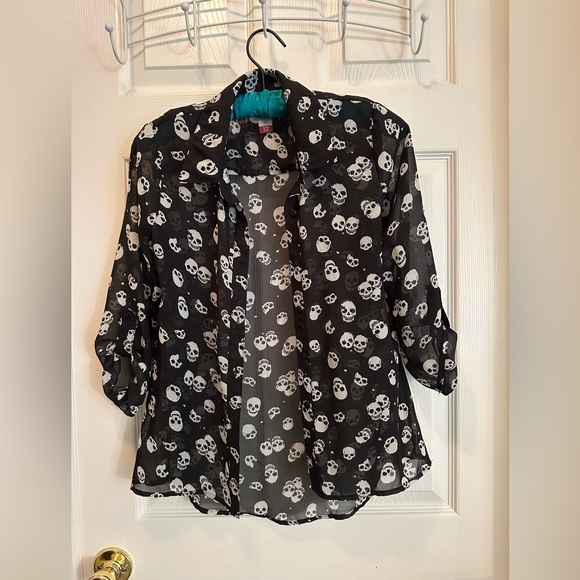 No Boundaries Tops - Skull top